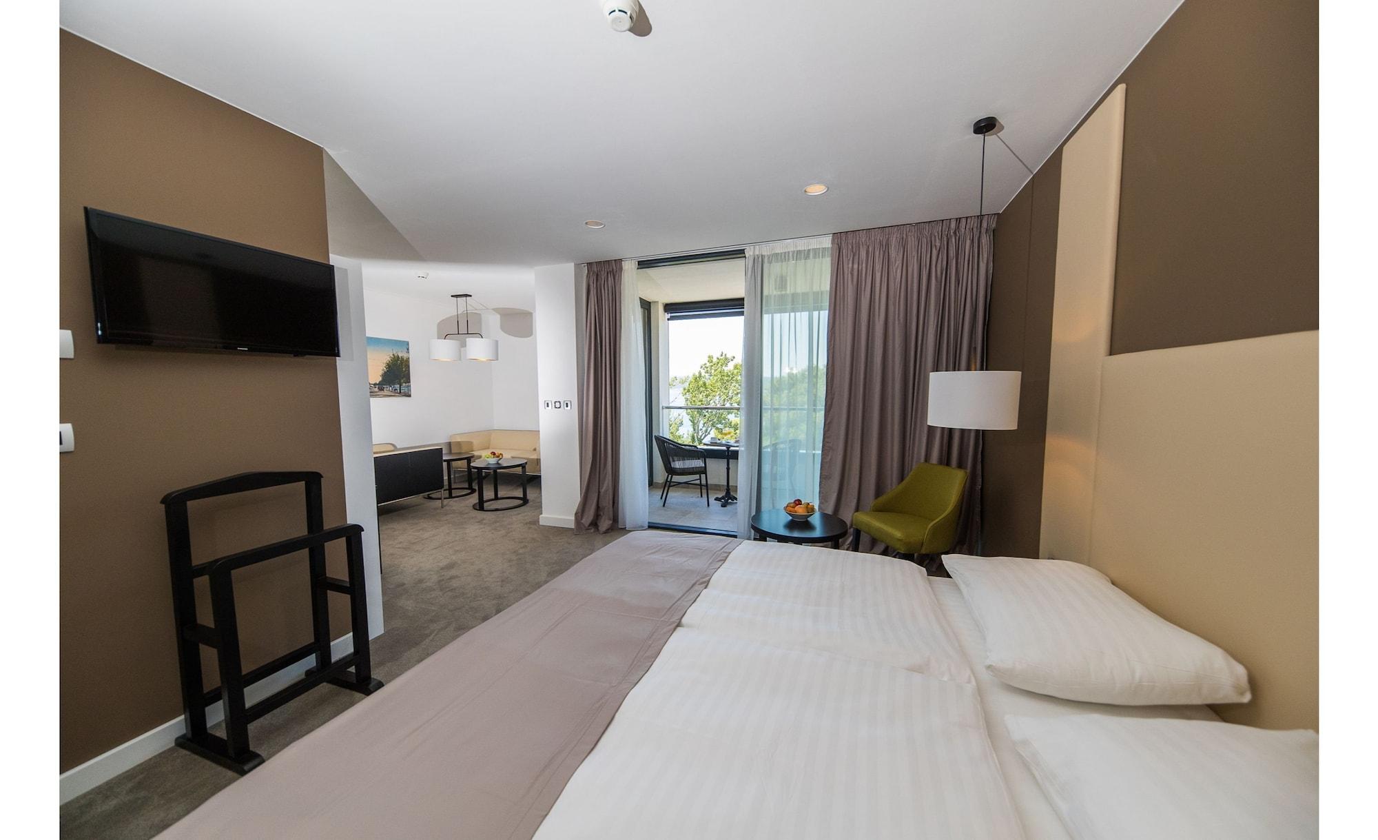 Esplanade Hotel