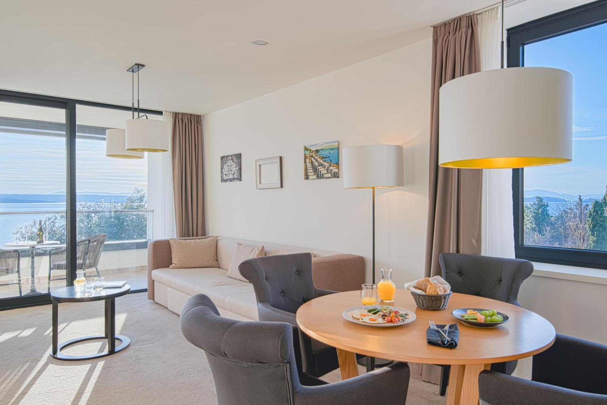 Esplanade Hotel 4*