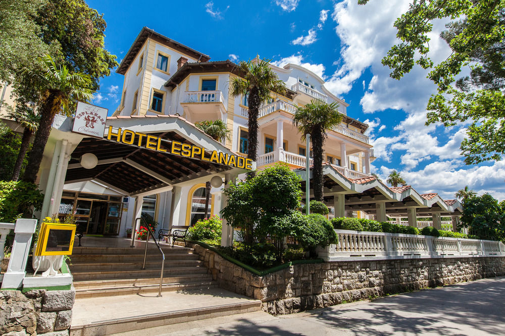 Esplanade 4*